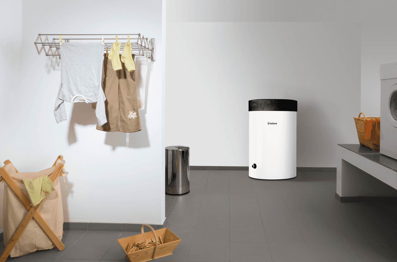 [AI-based media content] uniSTOR VIH R 150-200 lt scene view